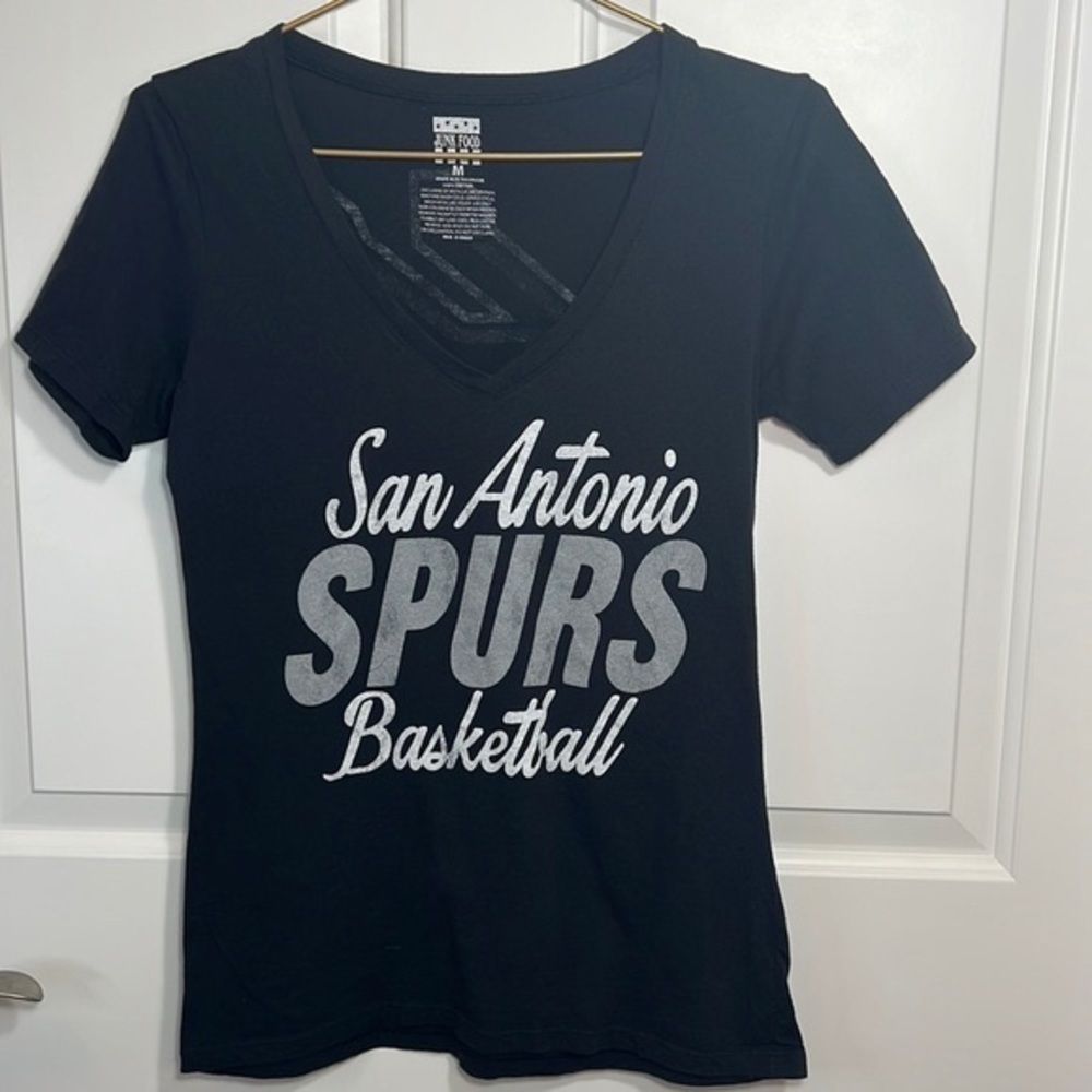 San Antonio Spurs Women's V Neck T-Shirt size M